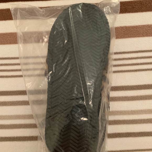 Leopard Print Slippers - Picture 2 of 6